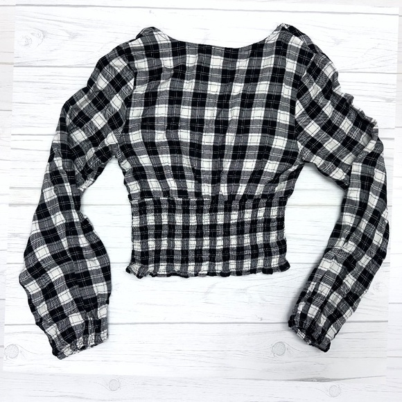 NWT Sim & Sam Black & White Plaid Smocked Long Sleeve Peasant Top | Size M - Picture 7 of 7